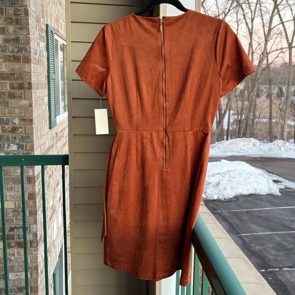 🆕✨ Tahari ASL Walnut Brown Faux Suede Sheath Dress Size 6 Gold Tie Career Midi - Picture 4 of 17
